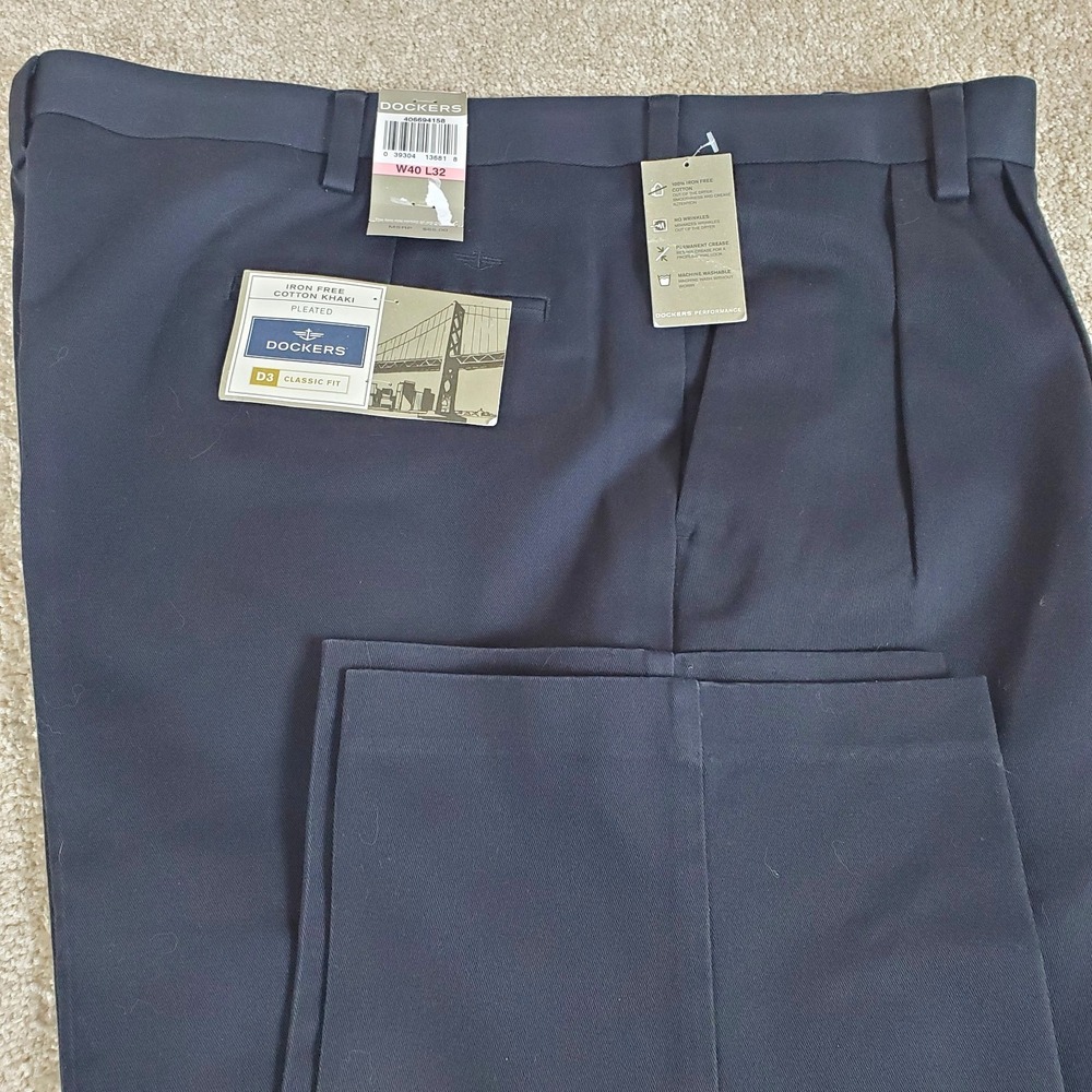 DOCKERS Pleated Pants Men's 40X32 Actually Measure 40X31 Black Classic Fit NWTG